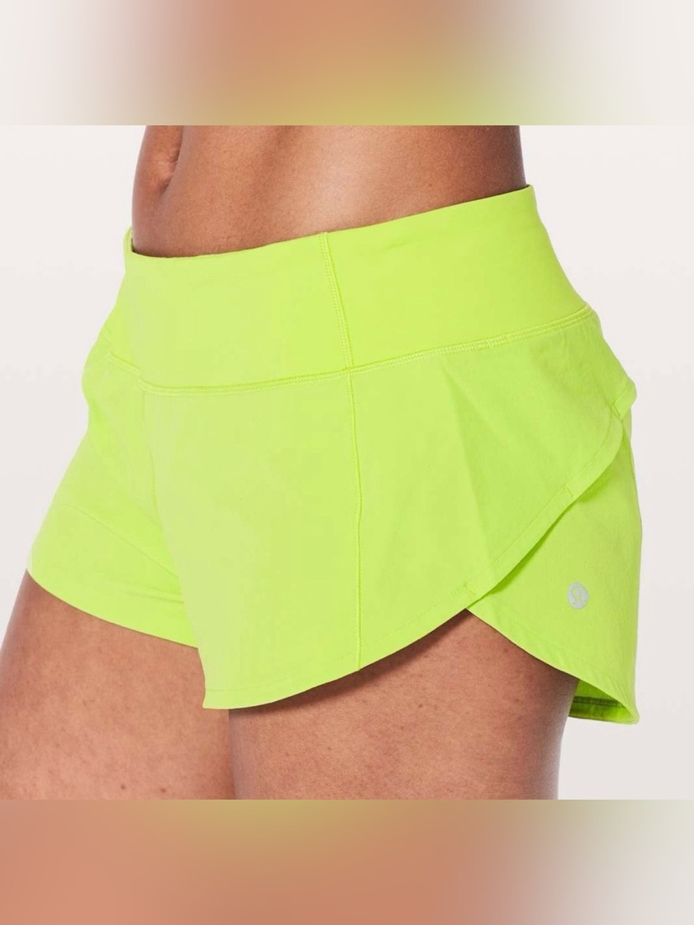 Lululemon Speed Up shorts 2.5 in Lucid Lime green, 8